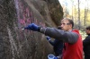 Волонтеры на «Столбах» продолжают счищать наскальные надписи