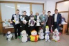 Красноярские депутаты заседают в окружении заповедных снеговиков и елочек